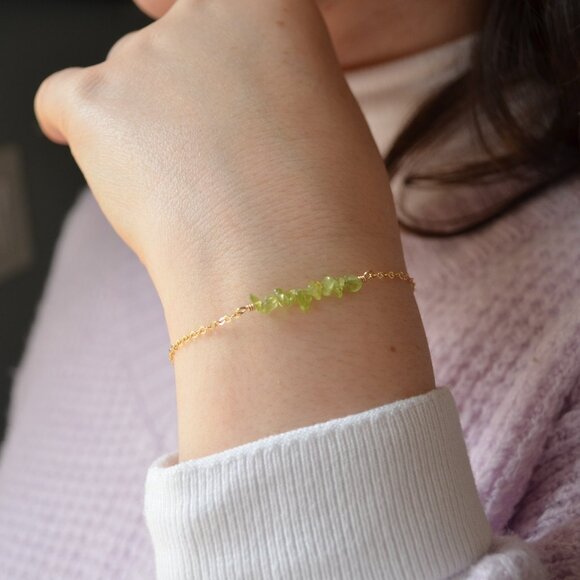 Real Peridot Chip Bracelet in Gold - Picture 3 of 10